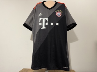 KOSZULKA Bayern Monachium (Niemcy) 2016/17 away Adidas M